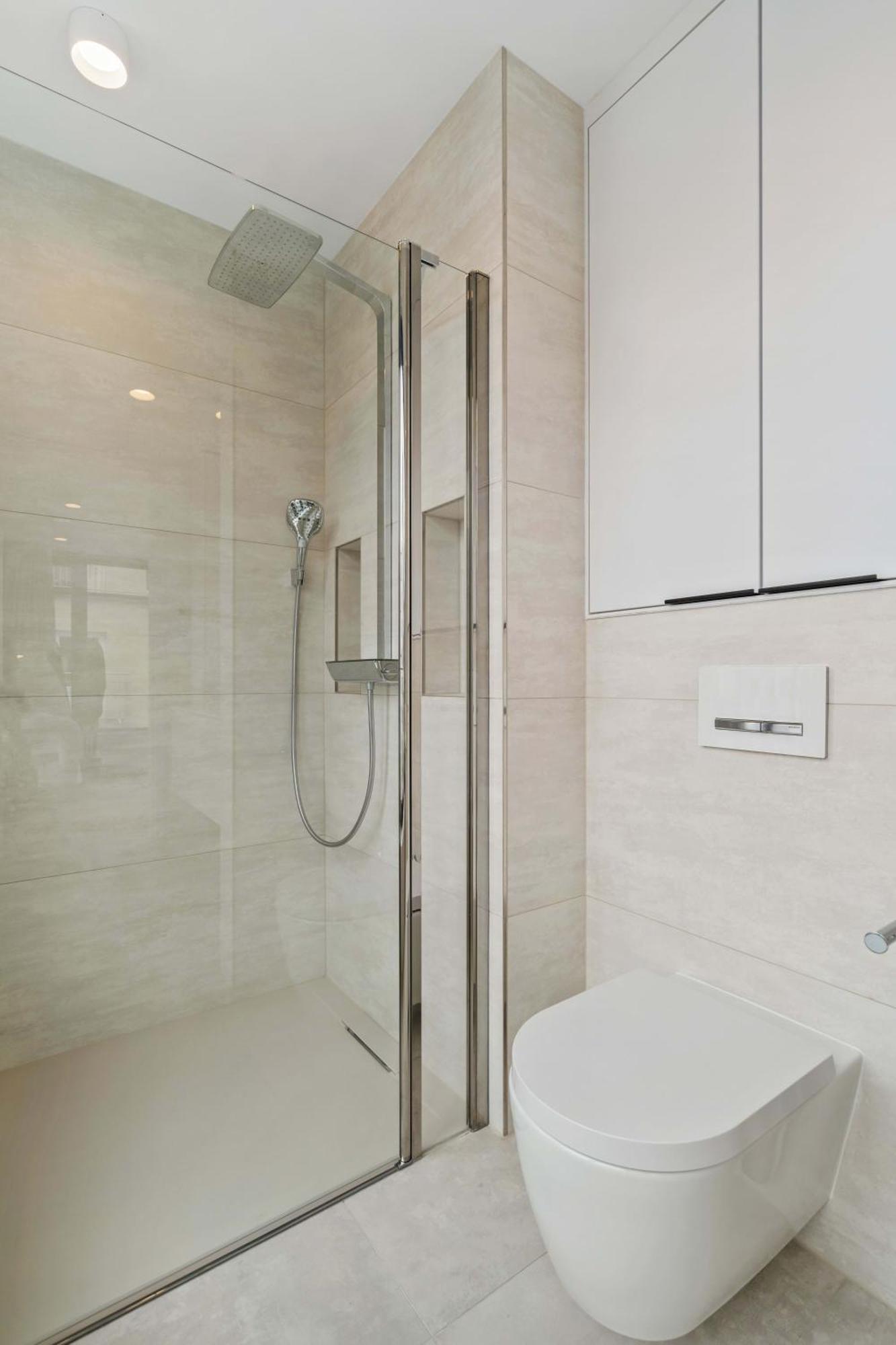 Stylish Downtown Escape With Comforts *