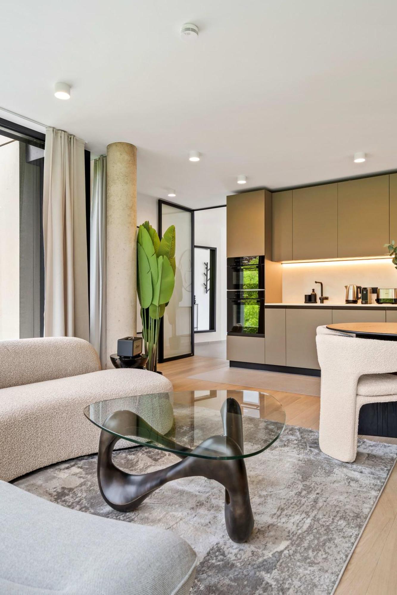 Stylish Downtown Escape With Comforts Appartamento *